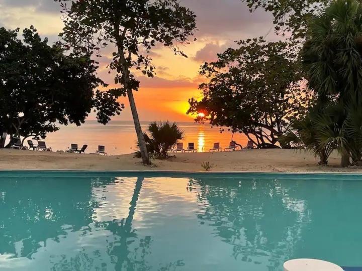 Irie Vibes Ocean View Villa เนกริล ภายนอก รูปภาพ